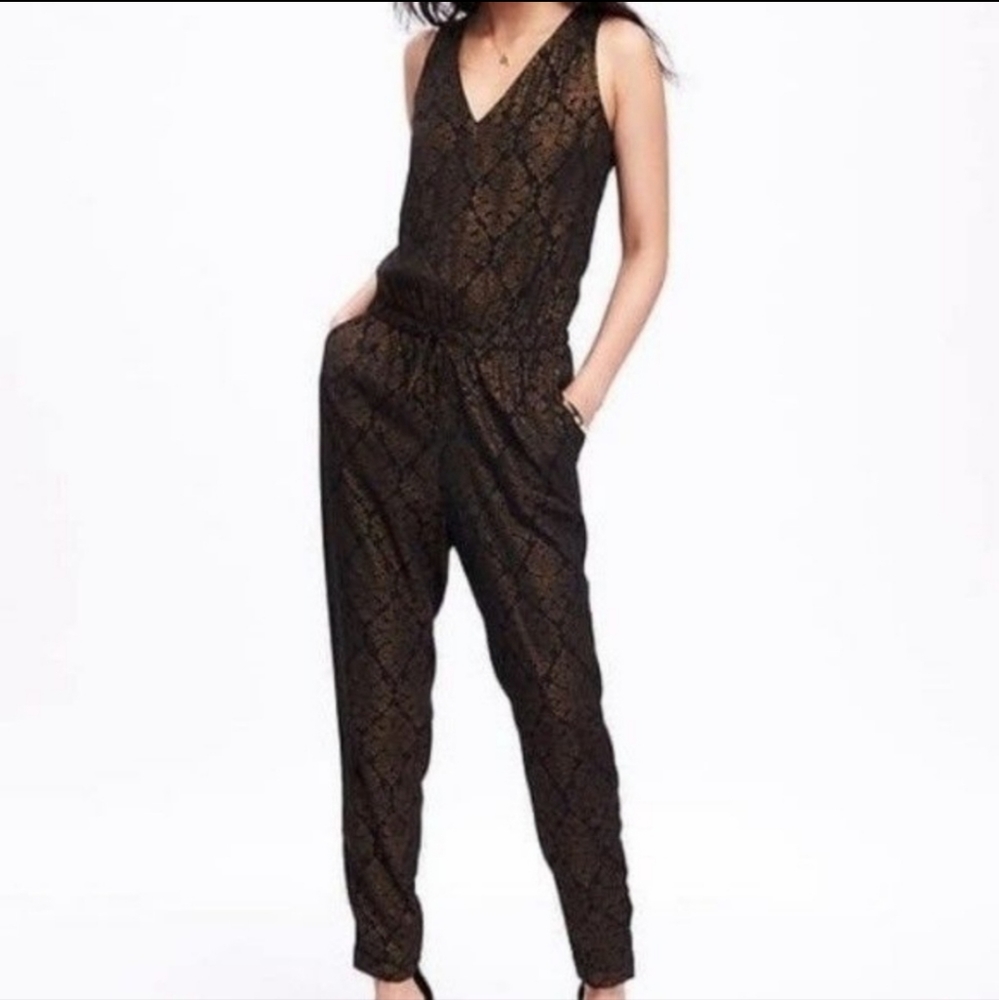 Old Navy Black & Gold Sleeveless Jumpsuit sz M